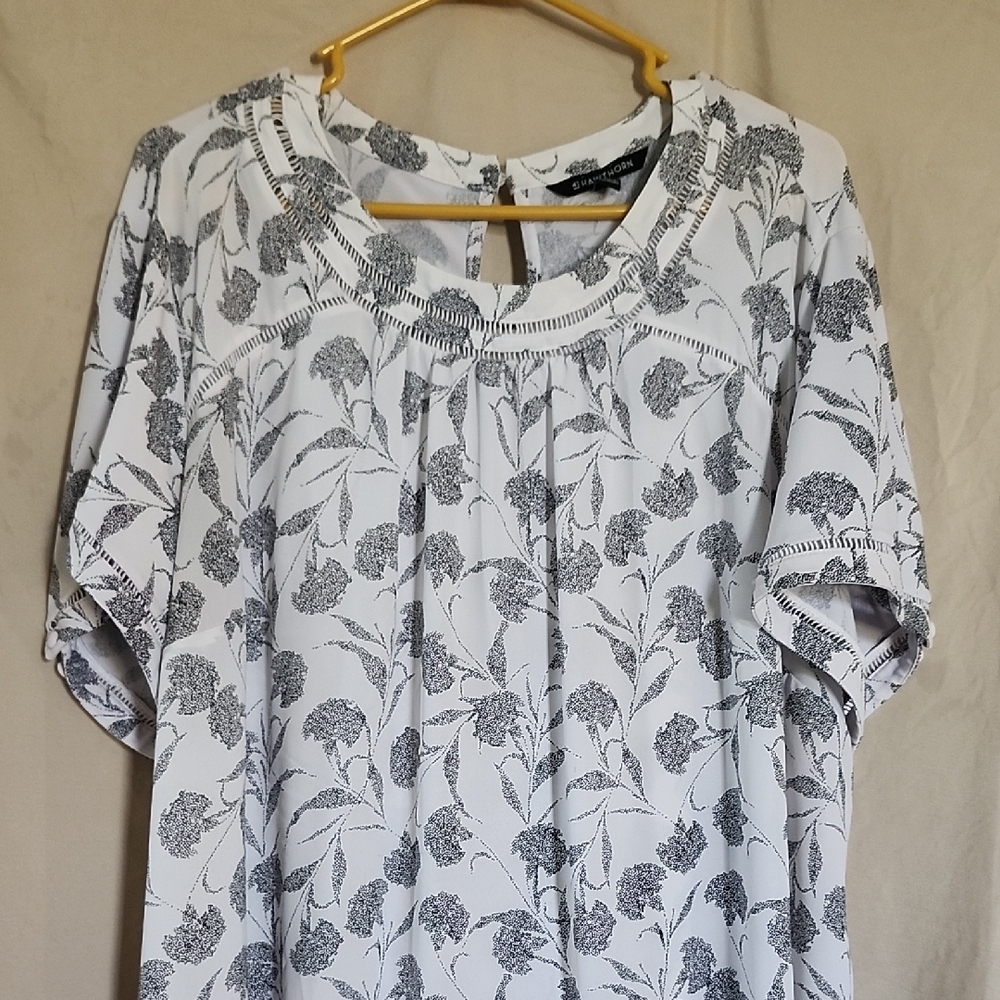 41 Hawthorn Monochrome Floral Blouse